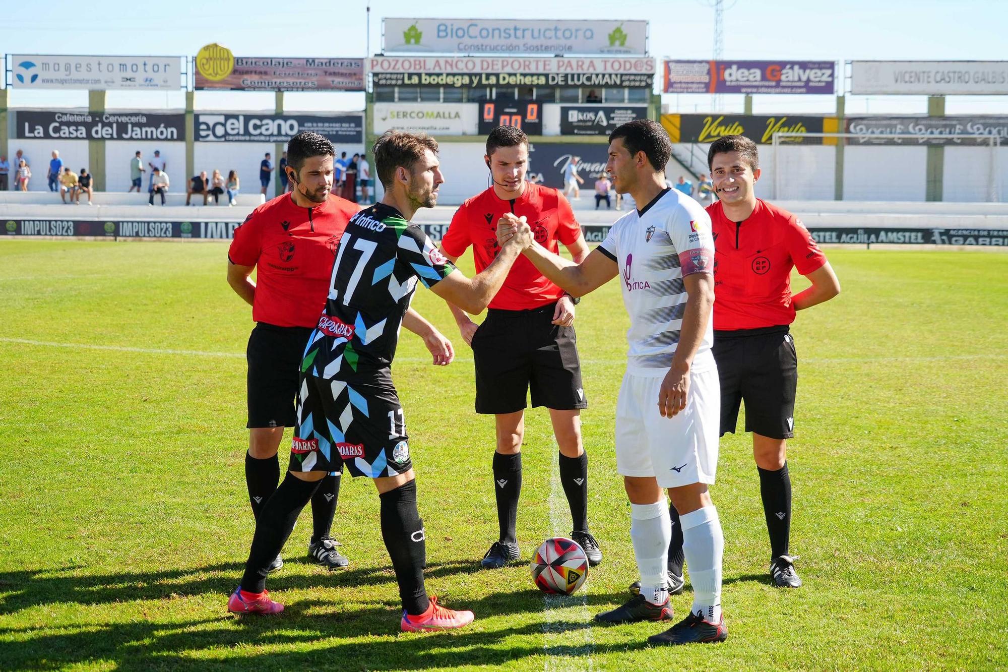 Pozoblanco-Ciudad de Lucena, las imágenes del partido en el Eleuterio Olmo