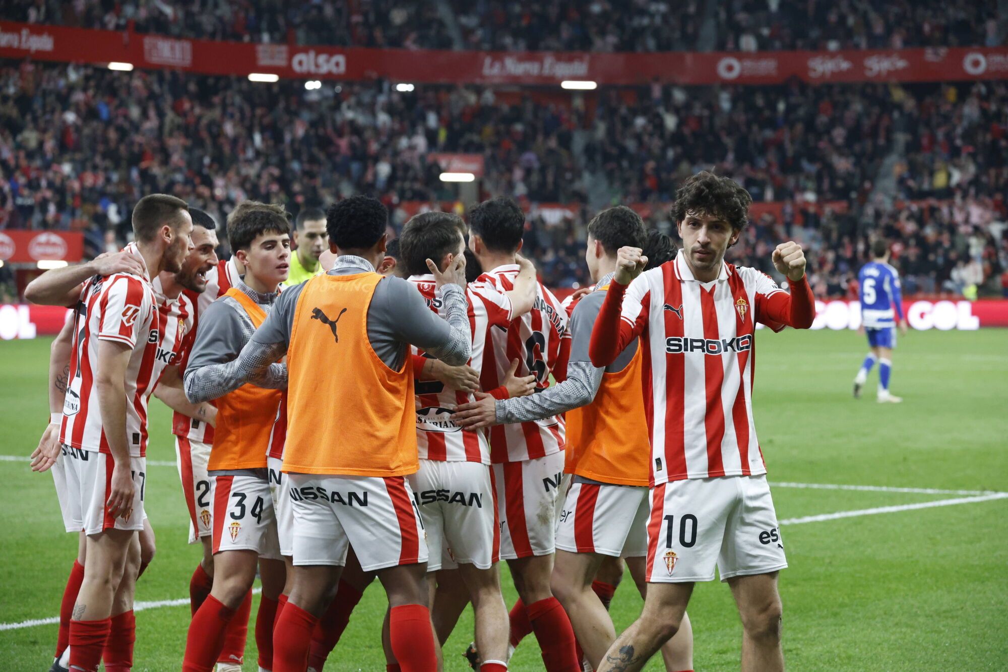 EN IMÁGENES: Gran victoria del Sporting contra el Granada en El Molinón