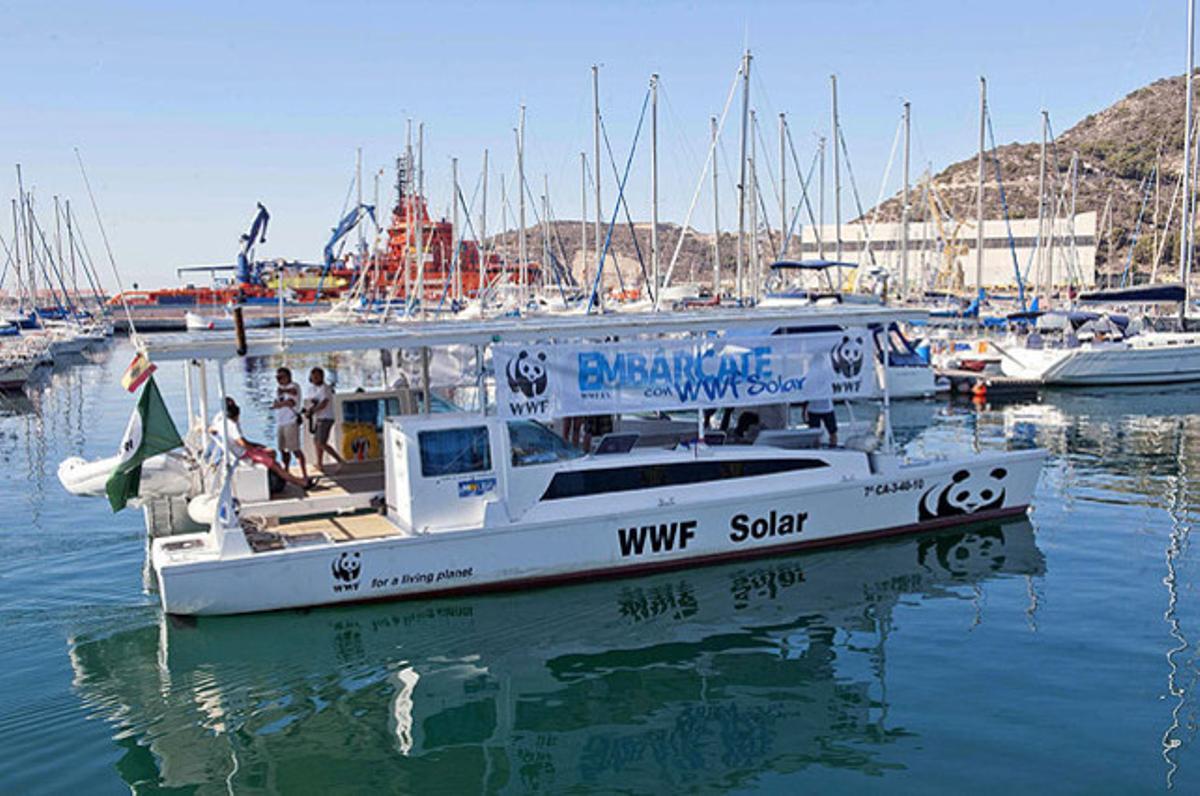 El ’WWF Solar’, vaixell de l’oenagé WWF, comença la campanya ’Descobreix els teus paradisos marins 2012’, que tindrà lloc als ports de Múrcia, Almeria, Granada i Alacant.