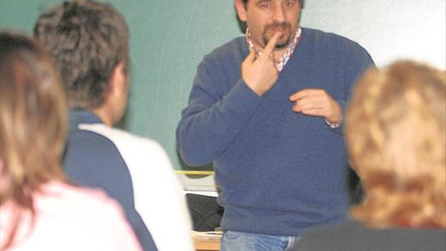 Castellón será pionera en introducir la lengua de signos en los plenos