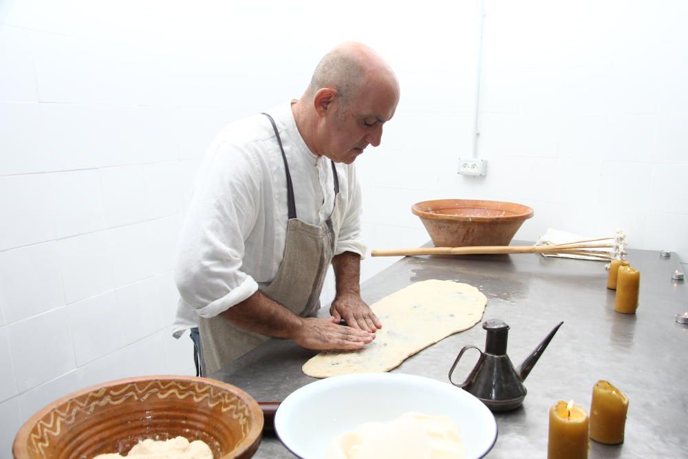 Neuer Bäcker in Traditions-Bäckerei Forn des Teatre