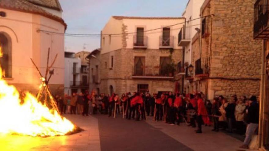 El interior cumple con el ritual del fuego