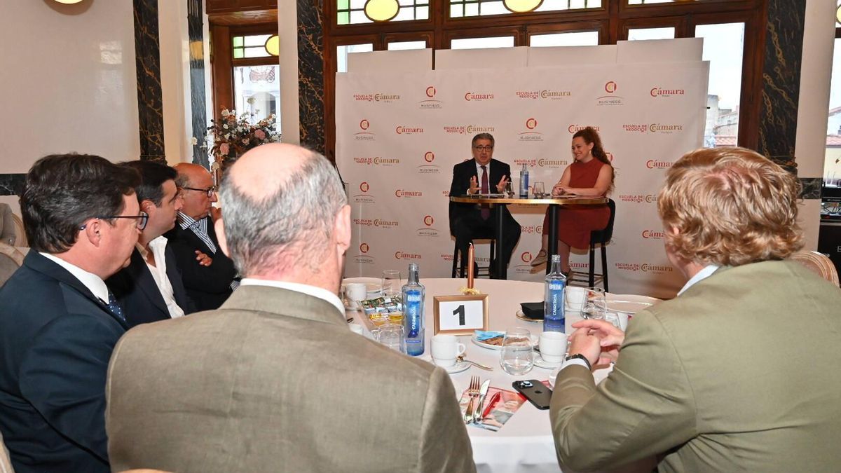 EN IMÁGENES | Juan Ignacio Zoido visita Badajoz para participar en un desayuno empresarial