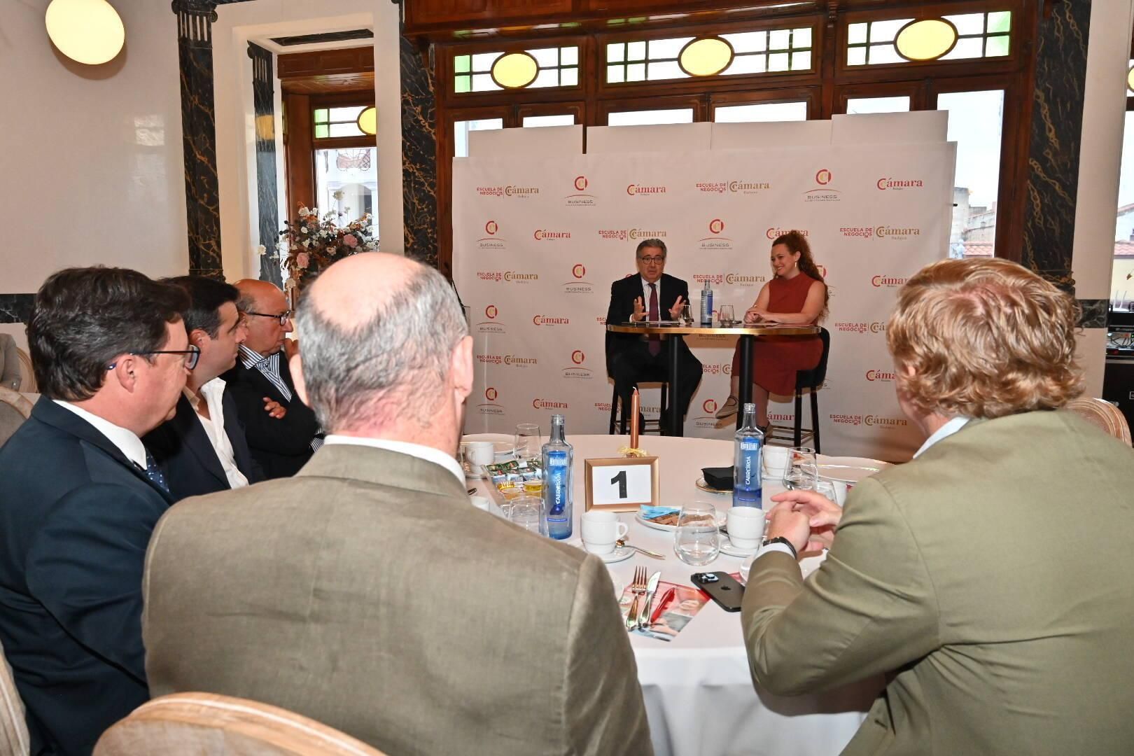 EN IMÁGENES | Juan Ignacio Zoido visita Badajoz para participar en un desayuno empresarial