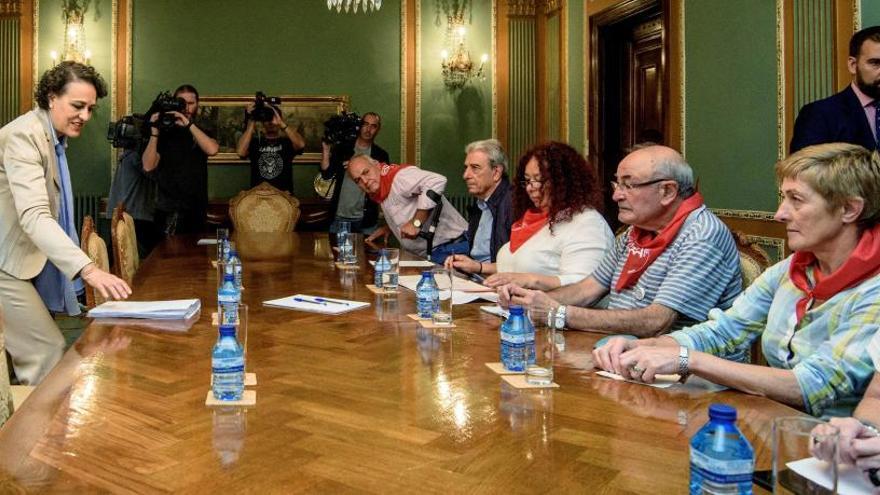 Valerio se ha reunido con pensionistas en Bilbao.