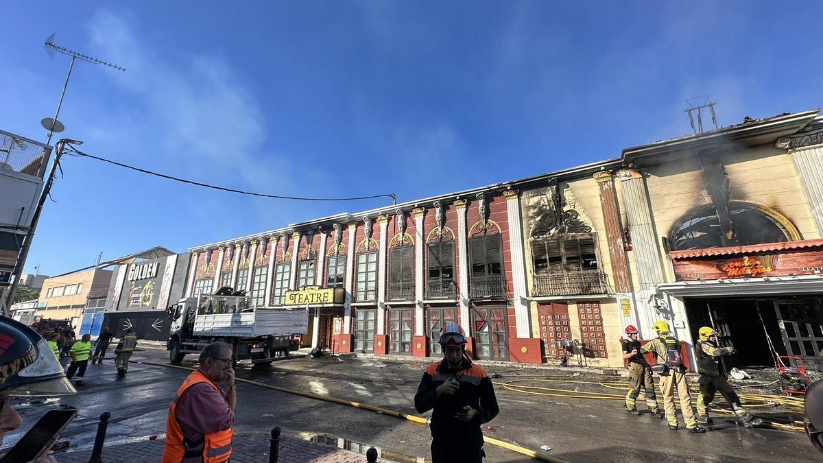 Fachada de la discoteca Teatre en las Atalayas tras el trágico incendio.