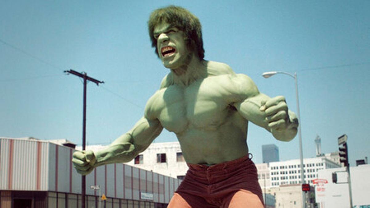 Lou Ferrigno interpretando a Hulk