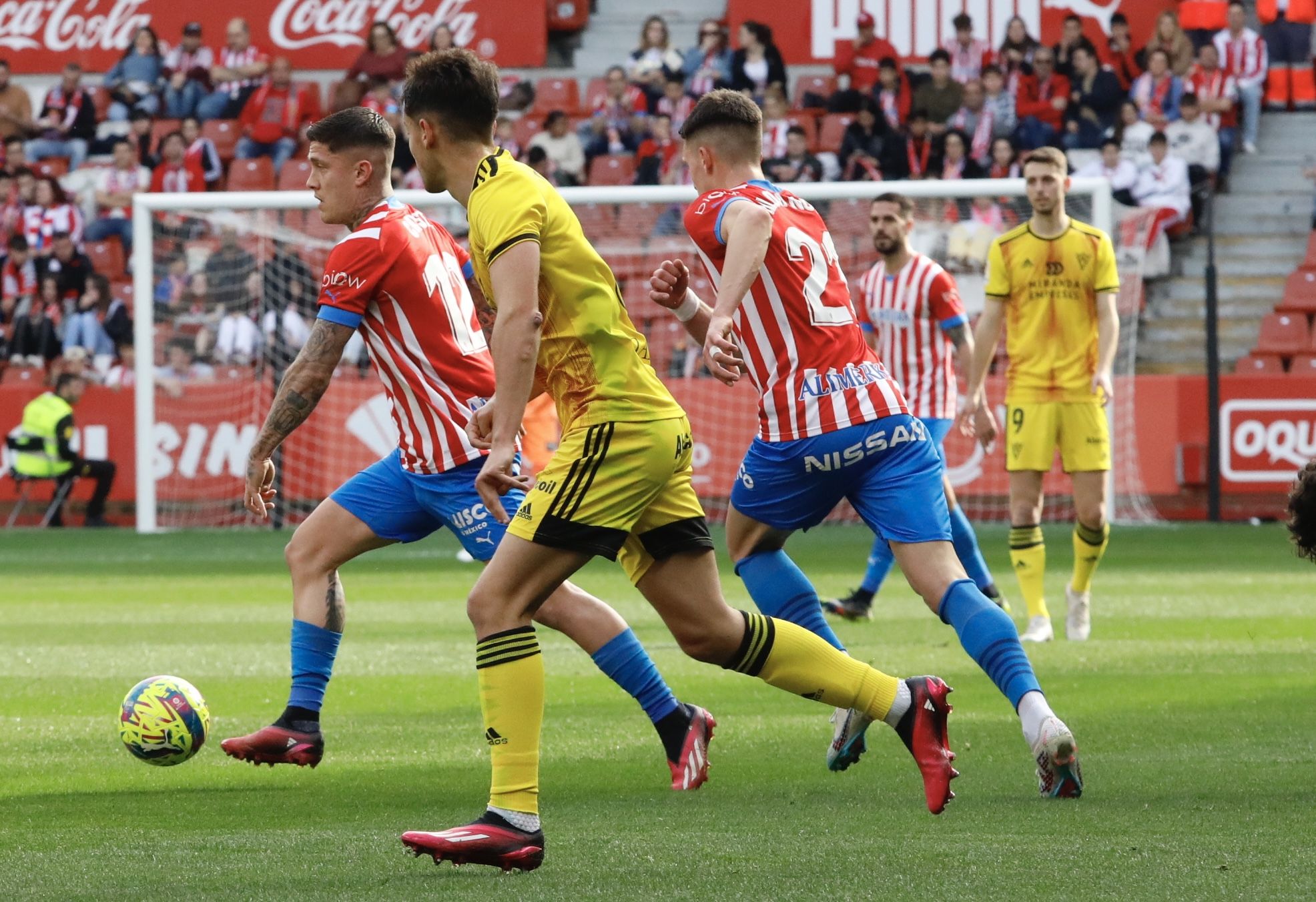 En imágenes: Así fue el partido entre Sporting y Mirandés en El Molinón