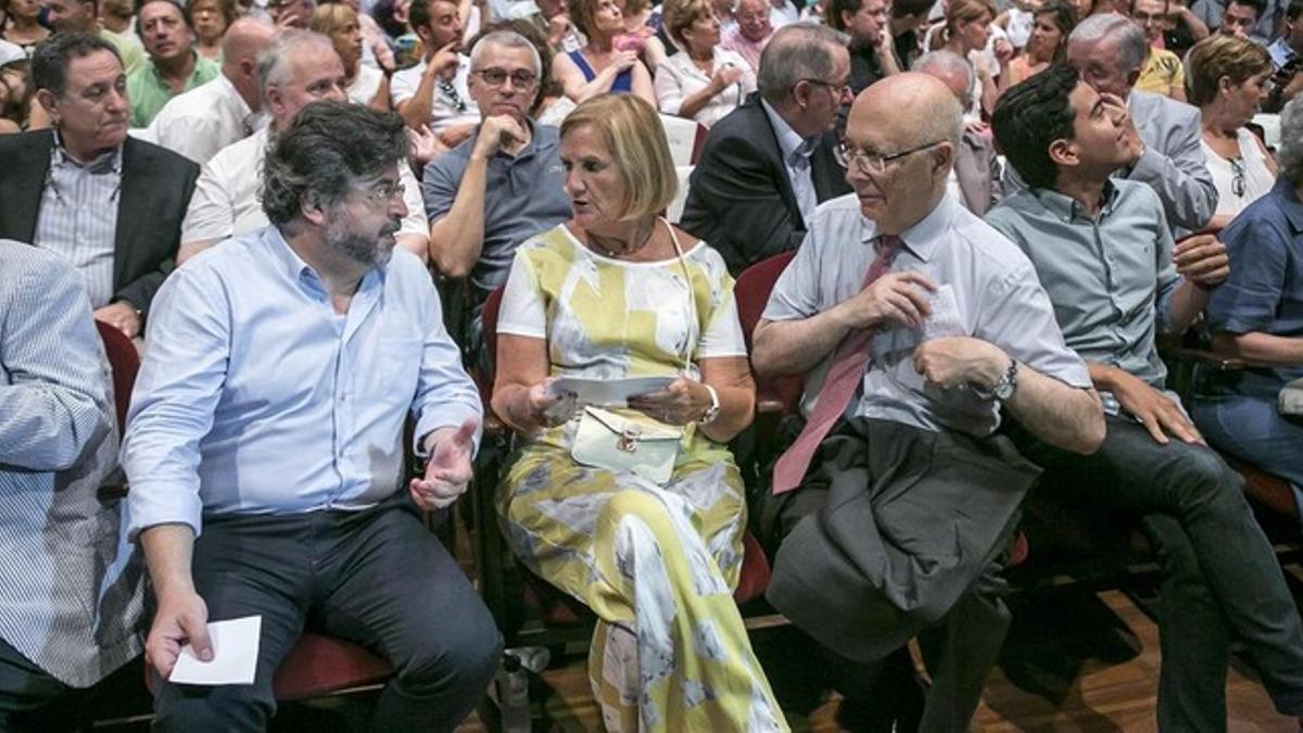 Antoni Castellà, Núria de Gispert y Joan Rigol, el pasado 7 de noviembre durante el congreso fundacional de Demòcrates de Catalunya.