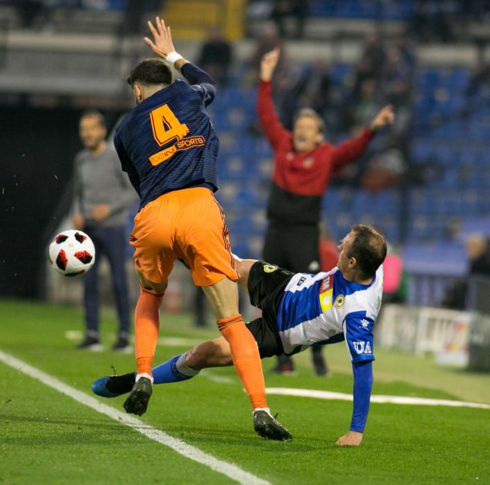 El Hércules remonta al Mestalla con goles de Pablo Íñiguez y Carlos Martínez