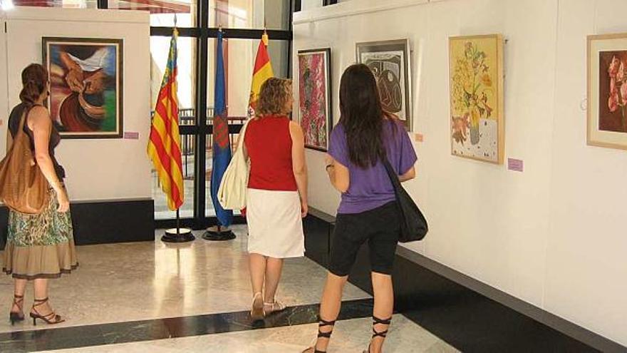 La Casa de Cultura acoge una exposición colectiva de pintura.