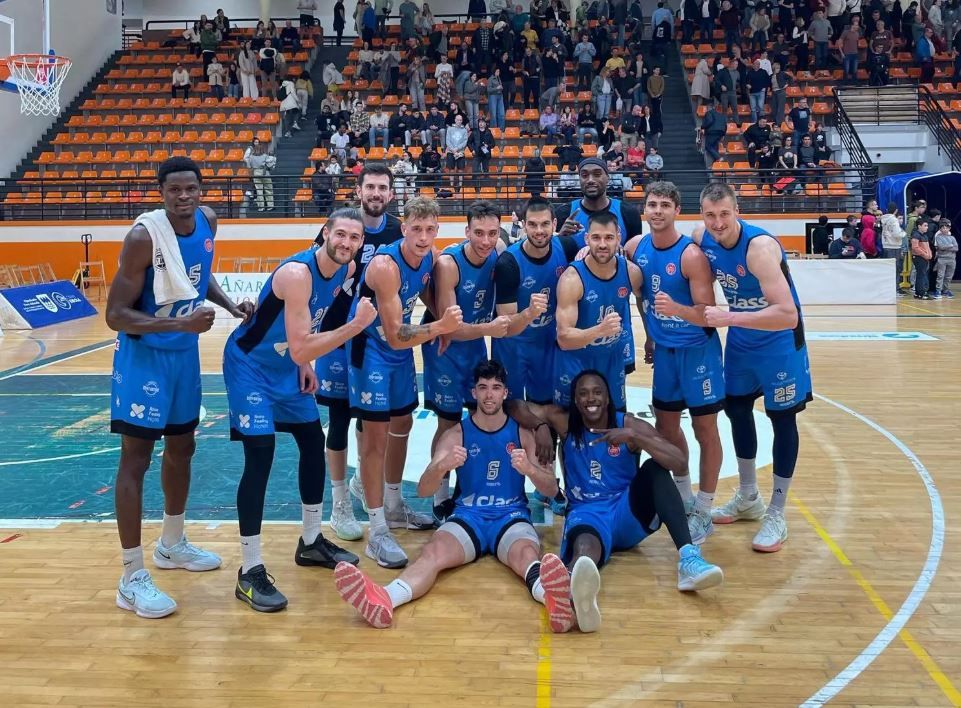 Los jugadores del Class celebran su último triunfo