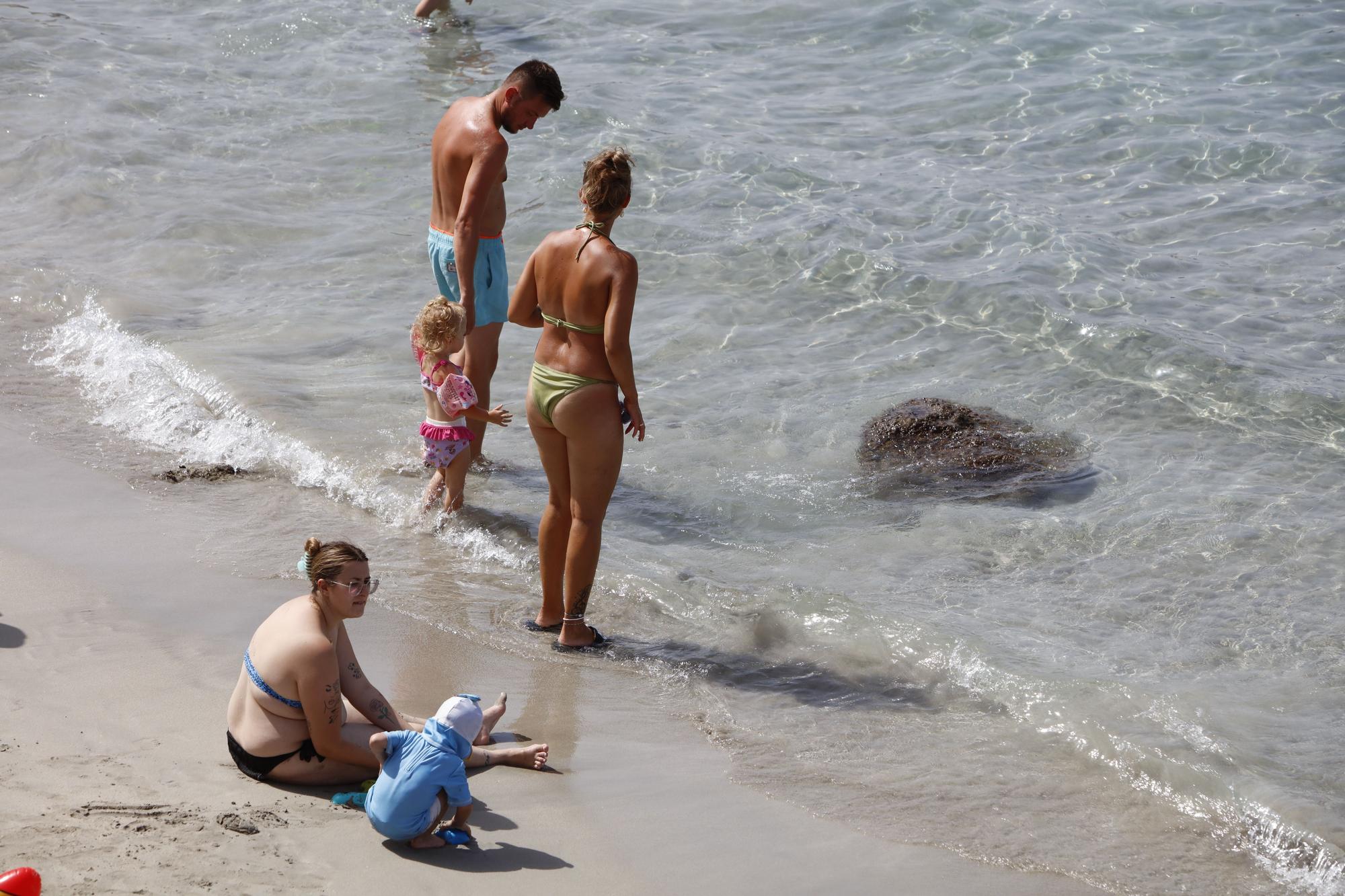 Sommer in Peguera: So genießen die Mallorca-Urlauber das Leben am beliebten Badestrand