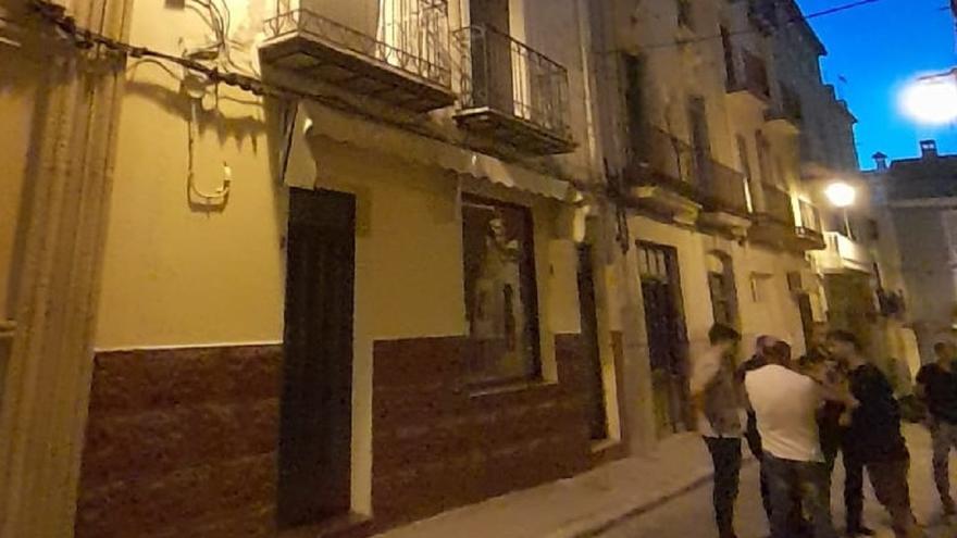 Dos heridos al derrumbarse una casa en la calle Santa Rosa de Ontinyent