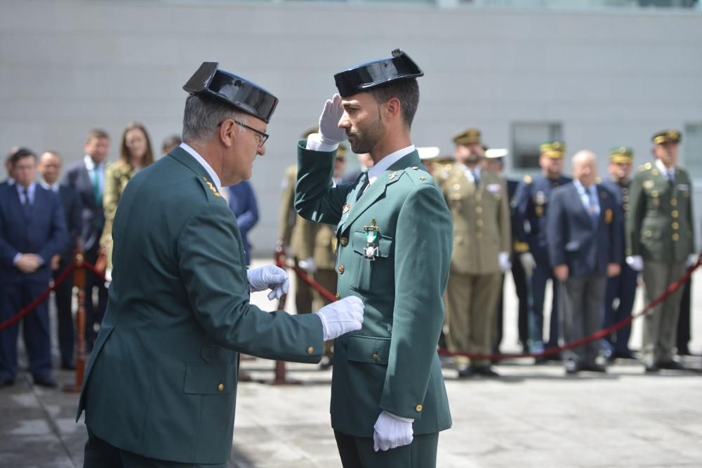 Homenaje al pasado y al presente de la Guardia Civ