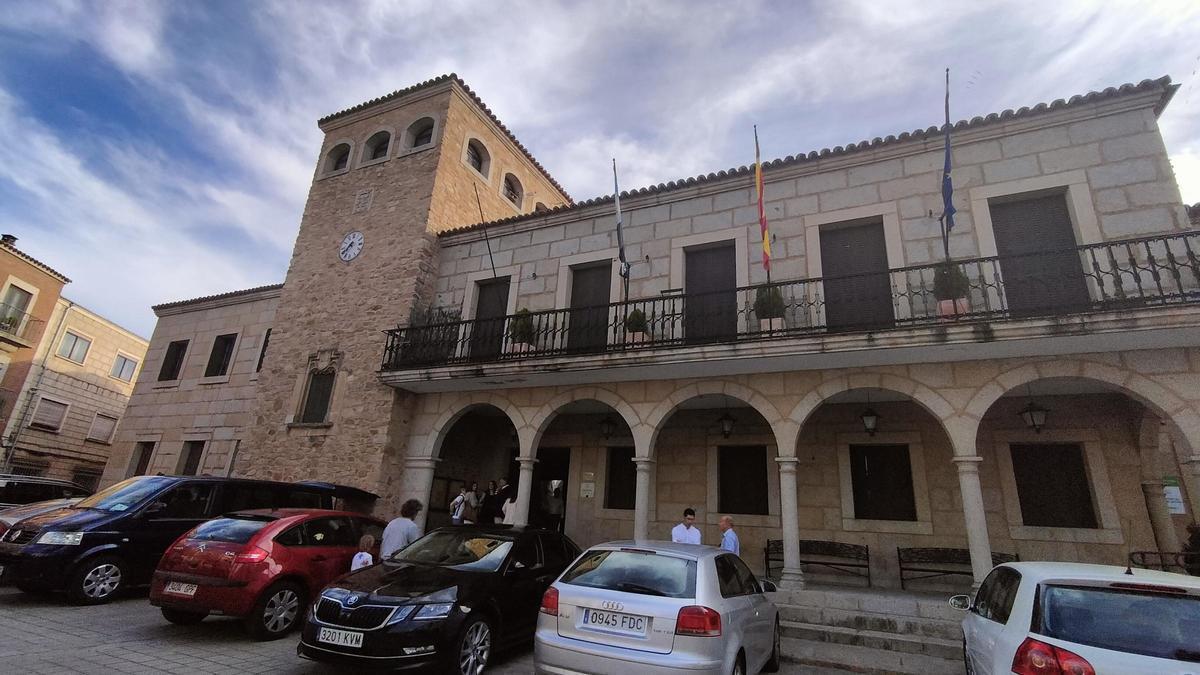 Ayuntamiento de Coria, que ha reclamado a Plasencia el dinero adeudado a sus agentes.