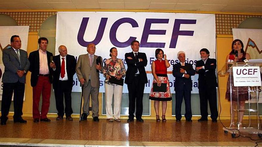 Los cinco galardonados recibieron el homenaje de la patronal de la Foia de Castalla.