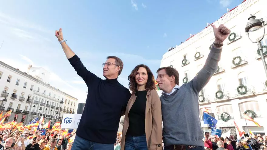Almeida: "España es mucho más fuerte que la ambición de Pedro Sánchez"