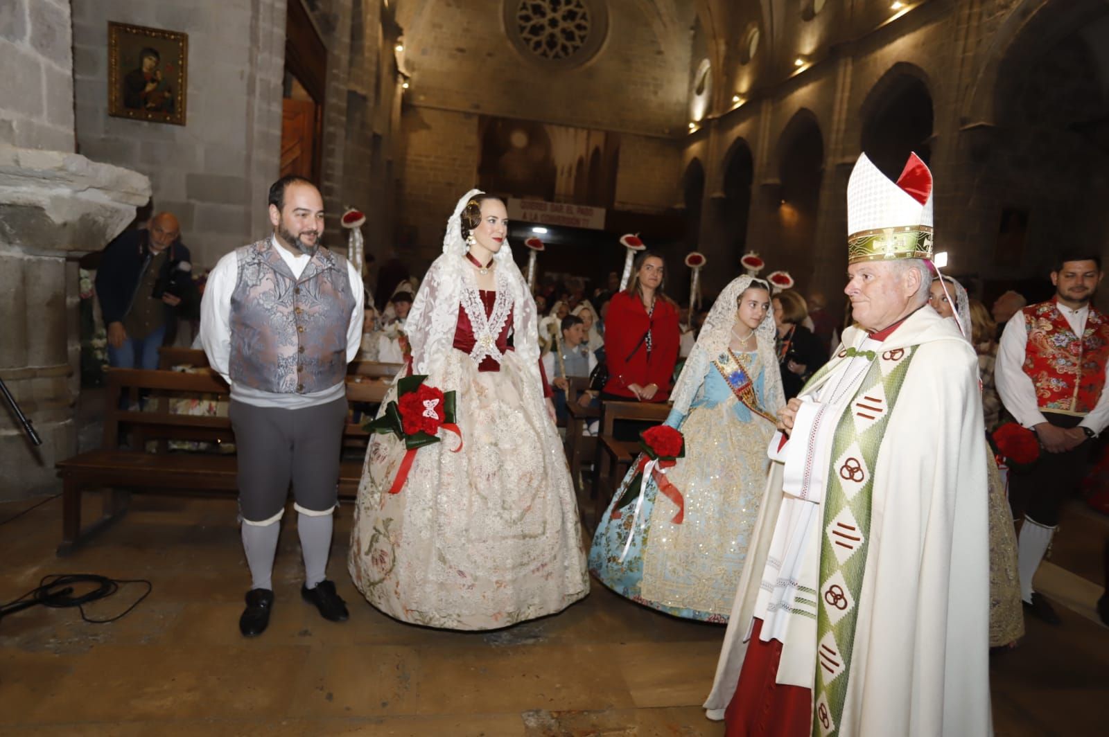 La ministra de Ciencia e Innovación, Diana Morant, participa en la Ofrenda de Gandia