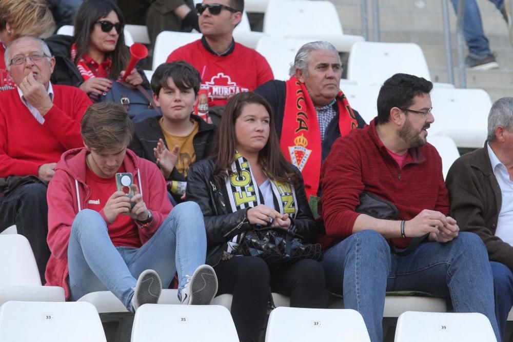 Así han vivido los aficionados del FC Cartagena el derbi