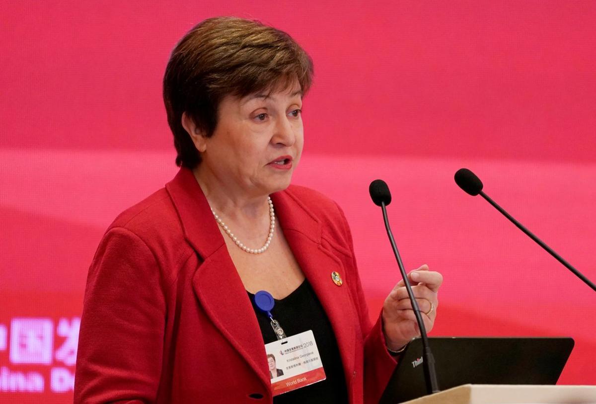 FILE PHOTO: World Bank Chief Executive Officer Kristalina Georgieva speaks at the annual session of China Development Forum (CDF) 2018 at the Diaoyutai State Guesthouse in Beijing, China March 25, 2018. REUTERS/Jason Lee/File Photo