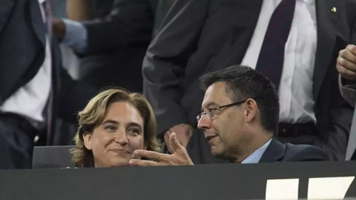 Colau quiere que el nuevo Camp Nou se adapte al barrio