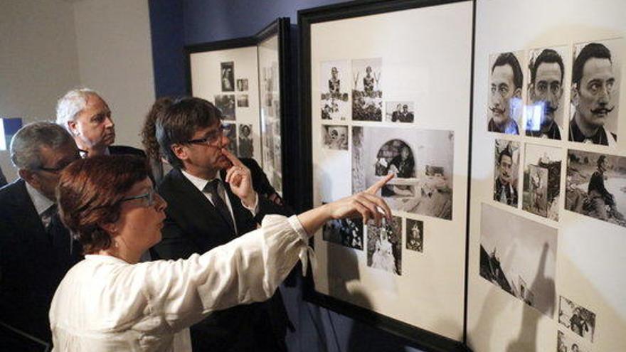 Carles Puigdemont durant la visita a l&#039;exposició