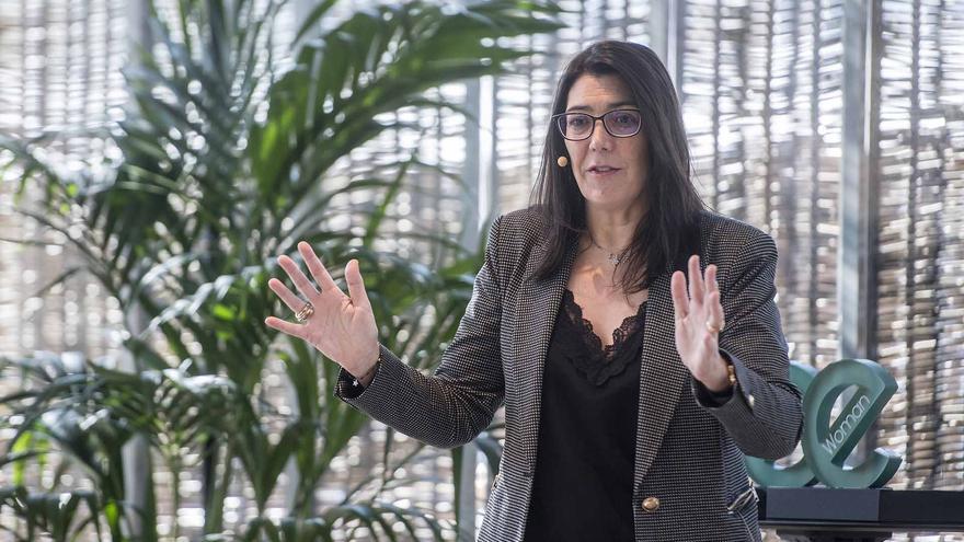 Carme Sabrí, directora de RRHH de la Direcció Territorial de Barcelona de CaixaBank en eWoman de El Periódico