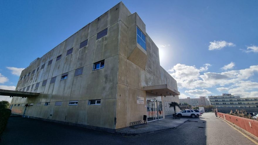 Los centros de salud de Ibiza y Sant Antoni, con seguridad las 24 horas hasta septiembre
