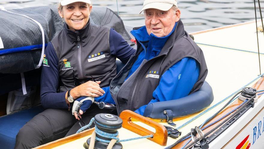 Doña Elena y el Rey Juan Carlos, de lo más cómplices este viernes en una nueva jornada de regatas en Sanxenxo