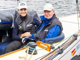 El rey emérito sale a navegar de nuevo en Sanxenxo