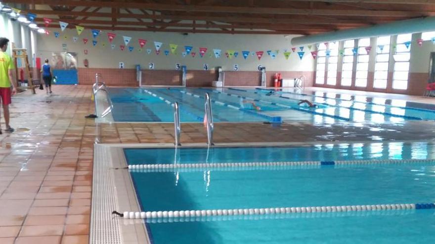 La piscina y el gimnasio del Palau, fuera de servicio