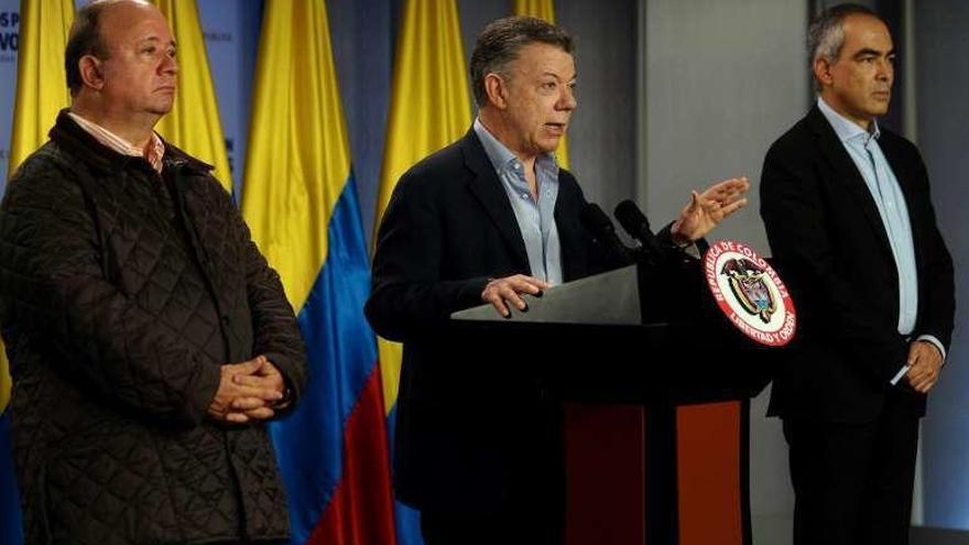 Santos y la guerrilla del ELN ordenan un alto el fuego bilateral desde hoy