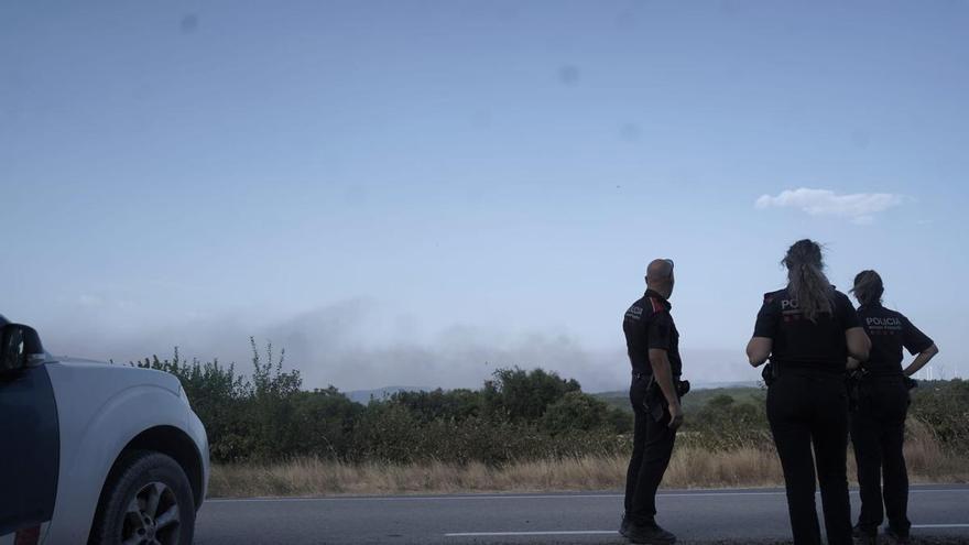 L'incendi que crema entre Rubió i Castellfollit del Boix, en imatges