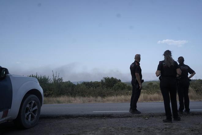 L'incendi que crema entre Rubió i Castellfollit del Boix, en imatges