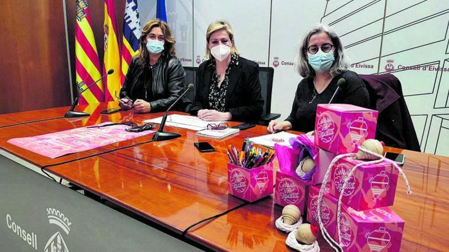 Belén Alvite, Carolina Escandell y Tonyi Ferrer, en la rueda de prensa de presentación de los actos con motivo del 8 de marzo. | D.I.