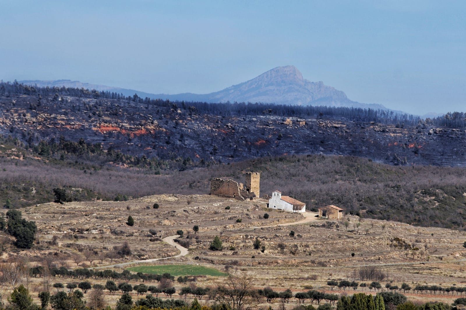 Las llamas devoran el interior de Castellón, dejando este paisaje desolador