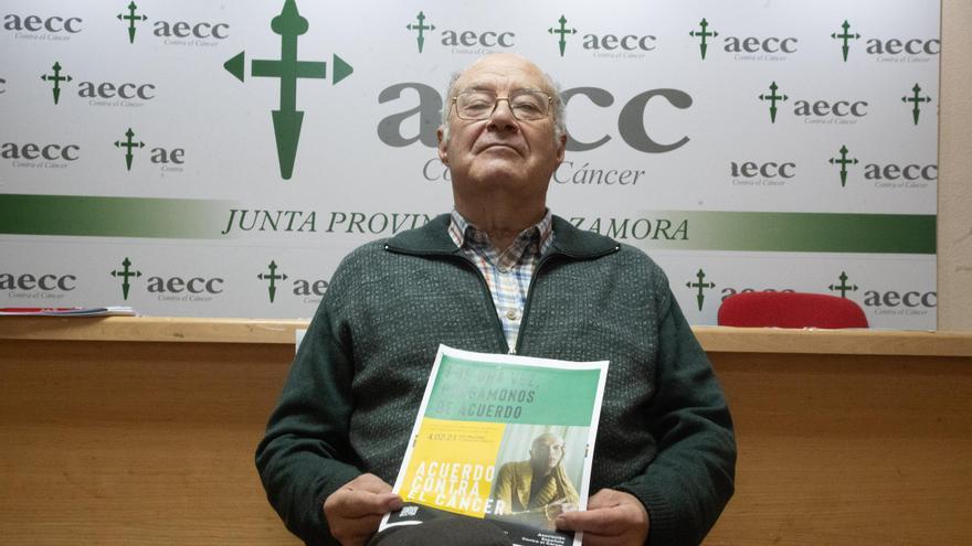 La Asociación contra el Cáncer de Zamora pide al consejero que apoye la Ley Antitabaco