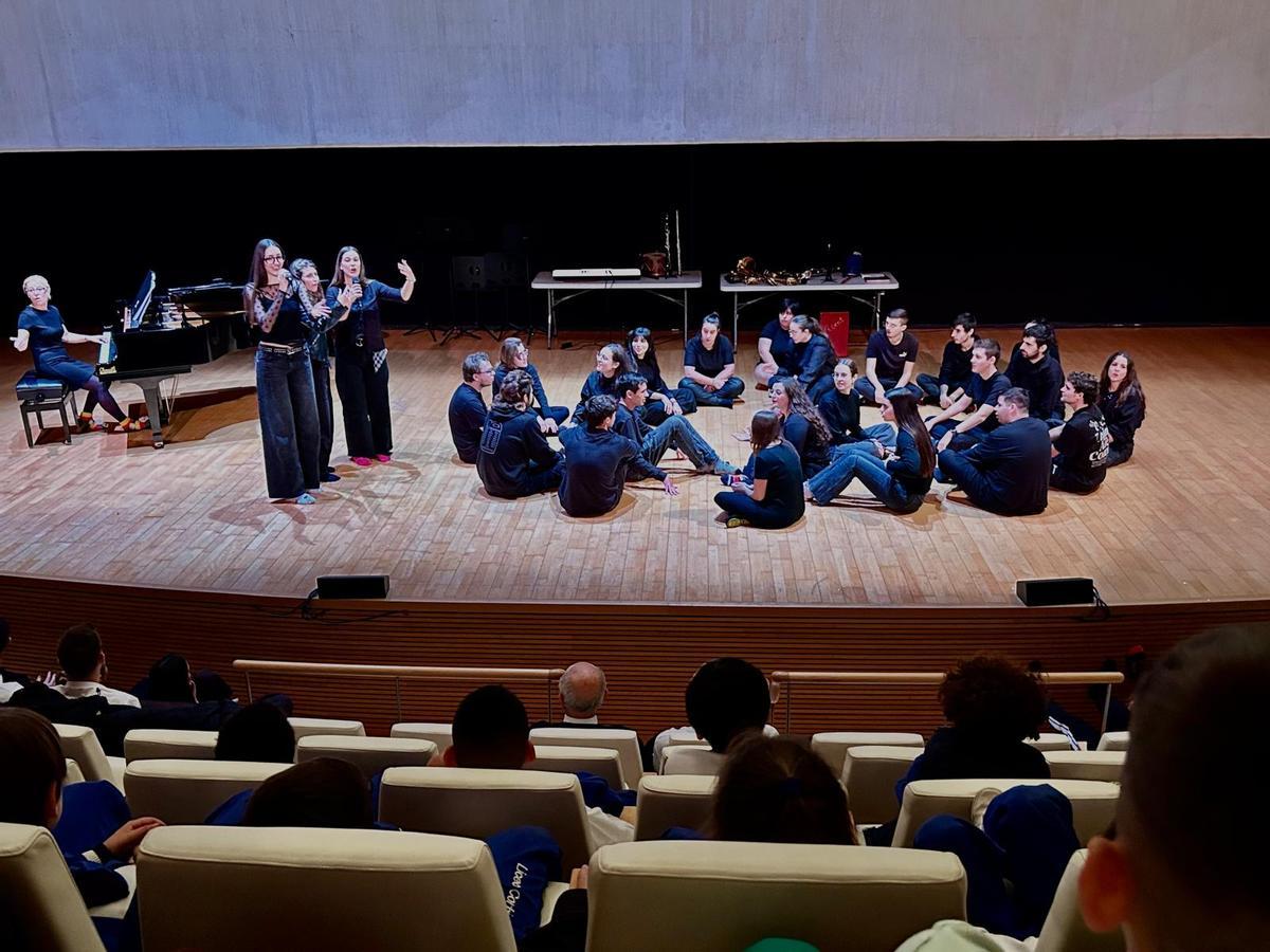 Otra foto del encuentro en el Palau de les Arts.