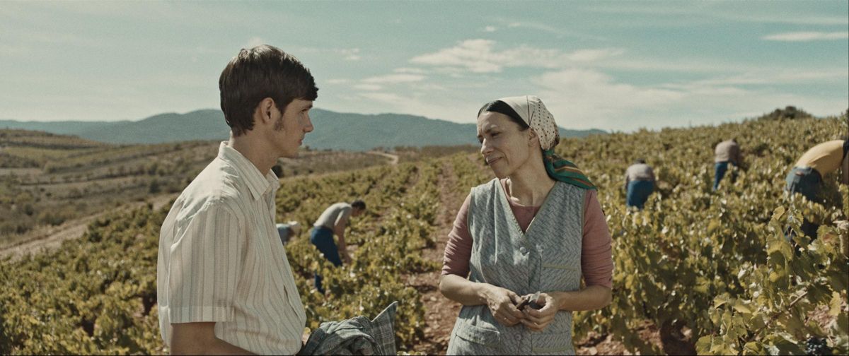 Diego Garisa e Itziar Miranda, en un fotograma del filme.