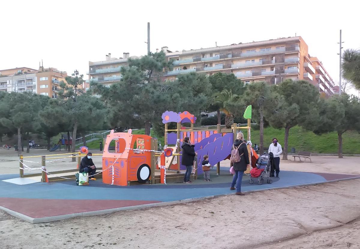 Mataró: l’única gran ciutat de Barcelona que manté tancats els parcs infantils