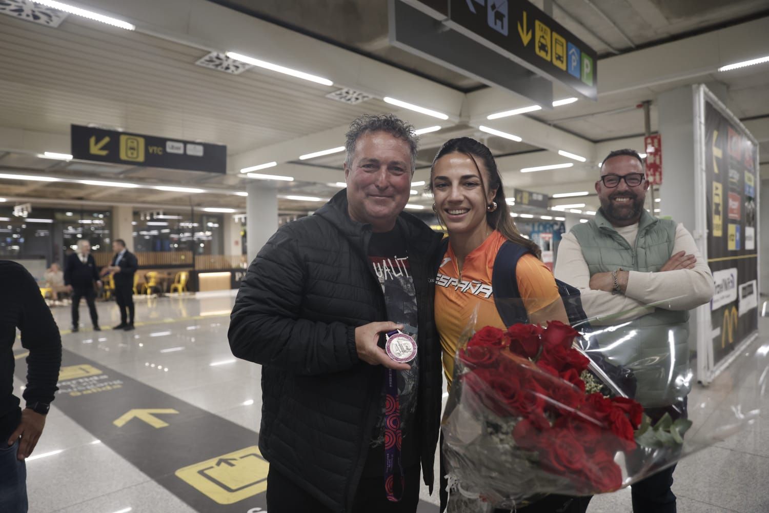 Así a sido la llegada de la deportista Esperança Cladera al aeropuerto de Palma