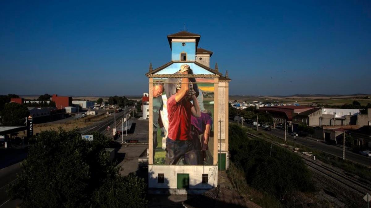 Scarpia 2018 deja su sello en un espectacular mural en el silo de El Carpio
