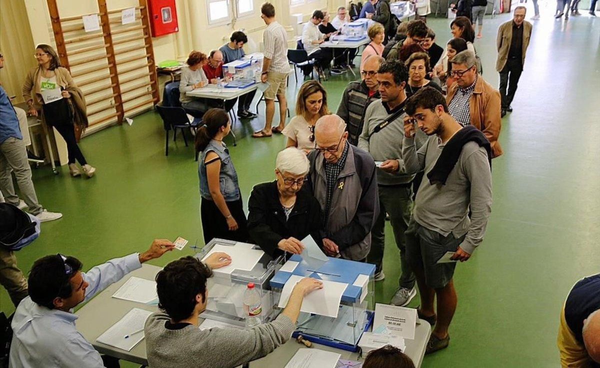 Ambiente electoral en el colegio Jesuïtes Sant Gervasi-Infant Jesús.