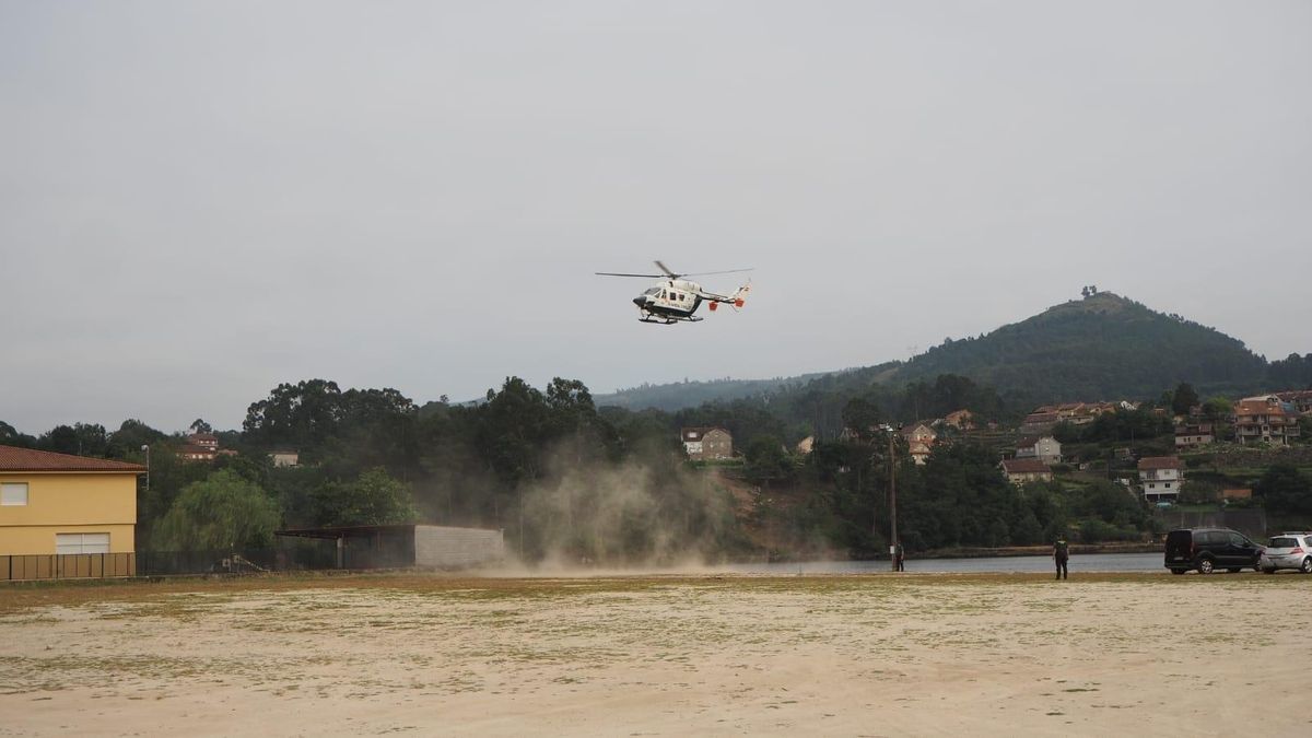 Un helicóptero se incorpora a las labores de búsqueda de Manuela en Soutomaior.