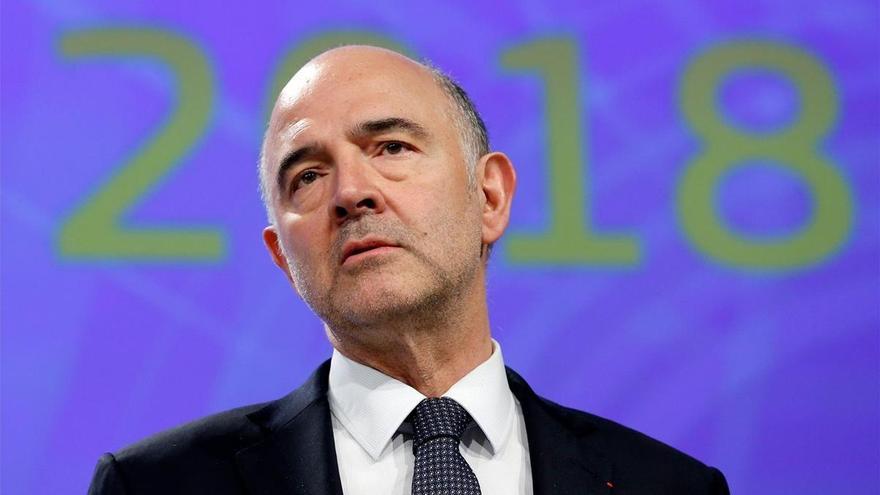 La Comisión avisa de que controlará de cerca el déficit público francés