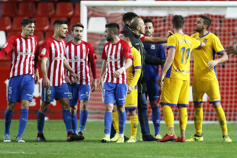 El partido entre el Sporting y el Alcorcón, en imágenes