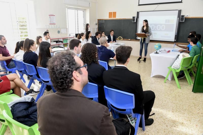 07-02-19 LAS PALMAS DE GRAN CANARIA. COLEGIO LAS TERESIANAS. LAS PALMAS DE GRAN CANARIA.  Liga de Debates de Alumnos en el Colegio Las Teresianas.    Fotos: Juan Castro.  | 07/02/2020 | Fotógrafo: Juan Carlos Castro