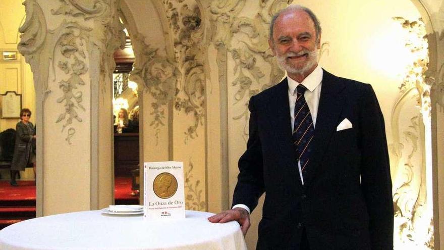 Domingo de Silos, ayer, en el Casino de Madrid, al término de la presentación de su novela.