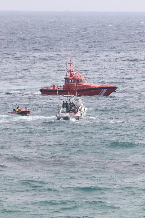 Las imágenes del accidente de avión en La Manga en el que ha muerto un piloto de la Patrulla Águila